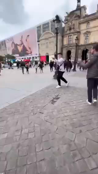Breaking Gare de Lyon is being evacuated following the threat of an #attack.