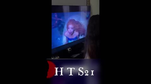 Reaccion de nina hispana a the little mermaid "Ma, esa no es" (Mom thats not her)