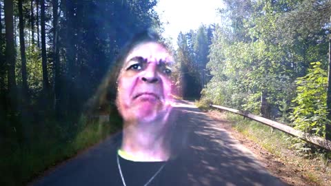 Kyllä hävettää olla suomalainen - Indy Angel