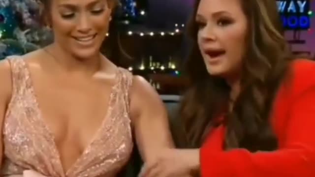 HAHHAHA HOT & FUNNY | JUST WATCH | JENNIFER LOPEZ IS GETTING HOT FLIRT FROM THE OTHER WOMAN