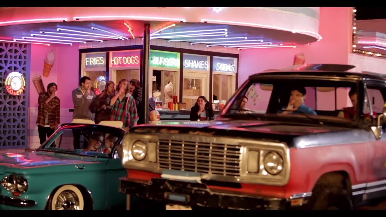 Neon Trees - Everybody Talks