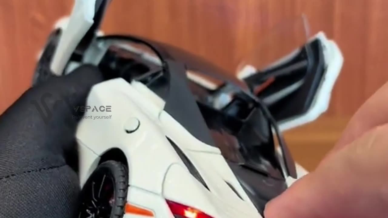 1:24 McLaren 720s Car Model