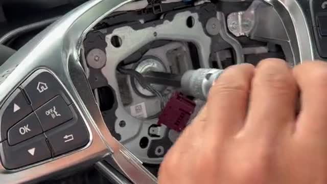 Automobile steering wheel installation