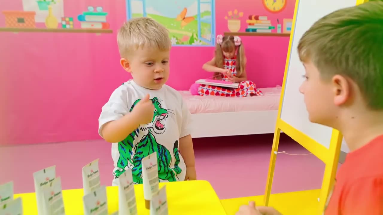 Diana and Roma Learn to share toys. Funny stories about slime