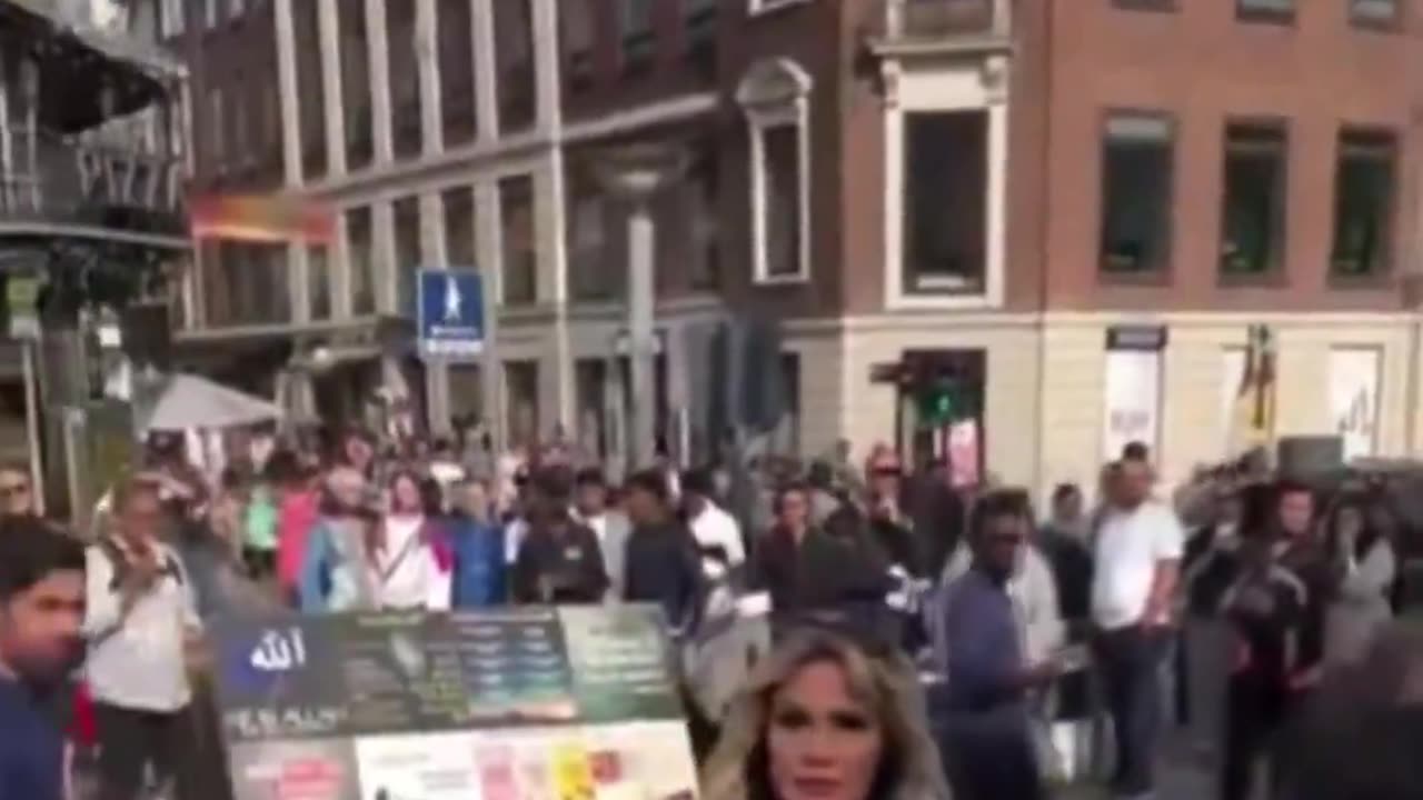 Tensions between a gay Chinese man and Muslim immigrants in Copenhagen.