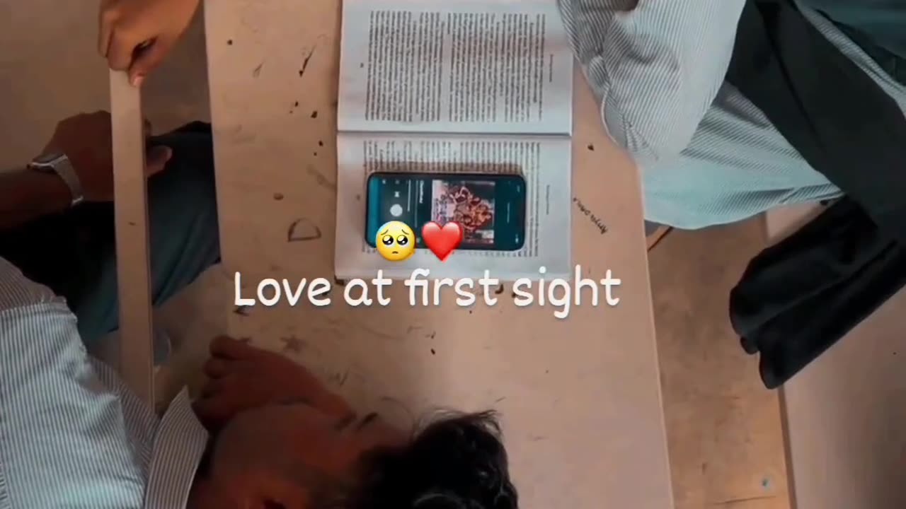 School vala Love'❤️😔 #shorts #viraltrending #shortvideo