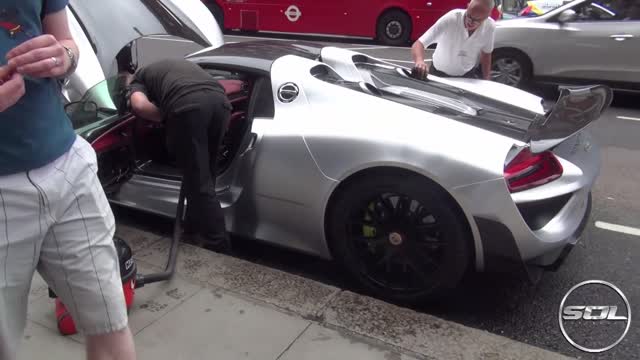 £MILLION SUPERCAR CAR WASH ON BUSY LONDON STREET!