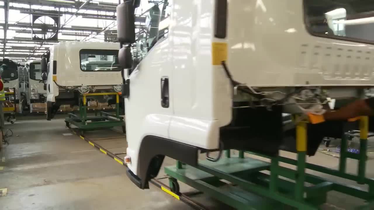 Production of Japanese trucks