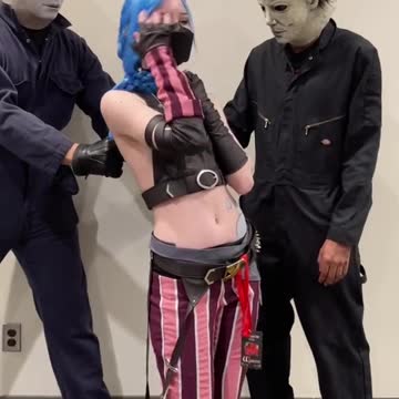 I DIDNT KNOW EITHER OF THEM HAHA #cosplay