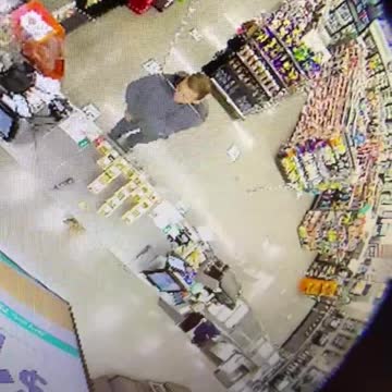 The Dumbest Shoplifter That Thinks He Is Smart
