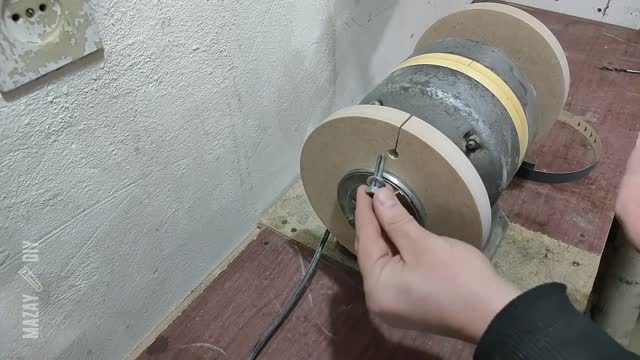 Fasted Way to SHARPEN a Knife to a Razor EDGE - DIY Sharpening