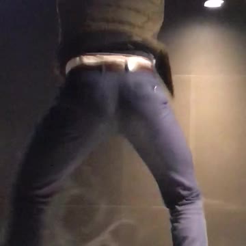 Guy twerk dance slap butt subway escalator middle