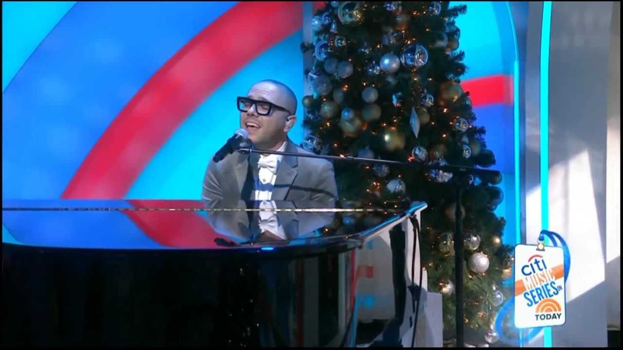 Ingrid Michaelson & Ian Axel - It's Amost Christmas (Live on Today show 2022)