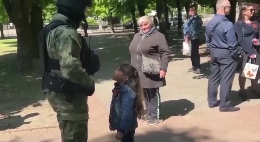 A little girl wished the Russian soldiers who defended Donbass health and good luck