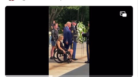 45+ | Honoring Heroes Wreath (First time I’ve ever seen anyone but the President do this)