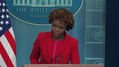 Doocy makes Press Sec's brain short-circuit with quote from Biden's own adviser