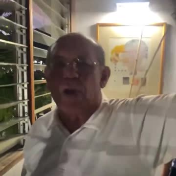 #URGENTE: Colectivos tienen asediada la Embajada de #Argentina.