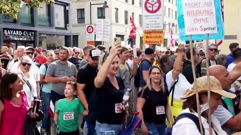 LIVE: Uster / Schweiz Protest - Nein zum Zertifikat - 25.09.2021