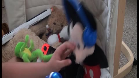 Battle of the stuffed animals.