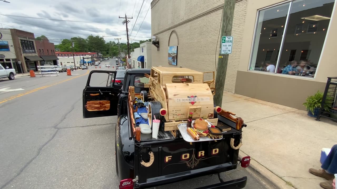 NW NC Highlight from The 2023 BigFoot festival Marion NC Custom Ford pick up 🛻 and an armed bigfoot 🦶