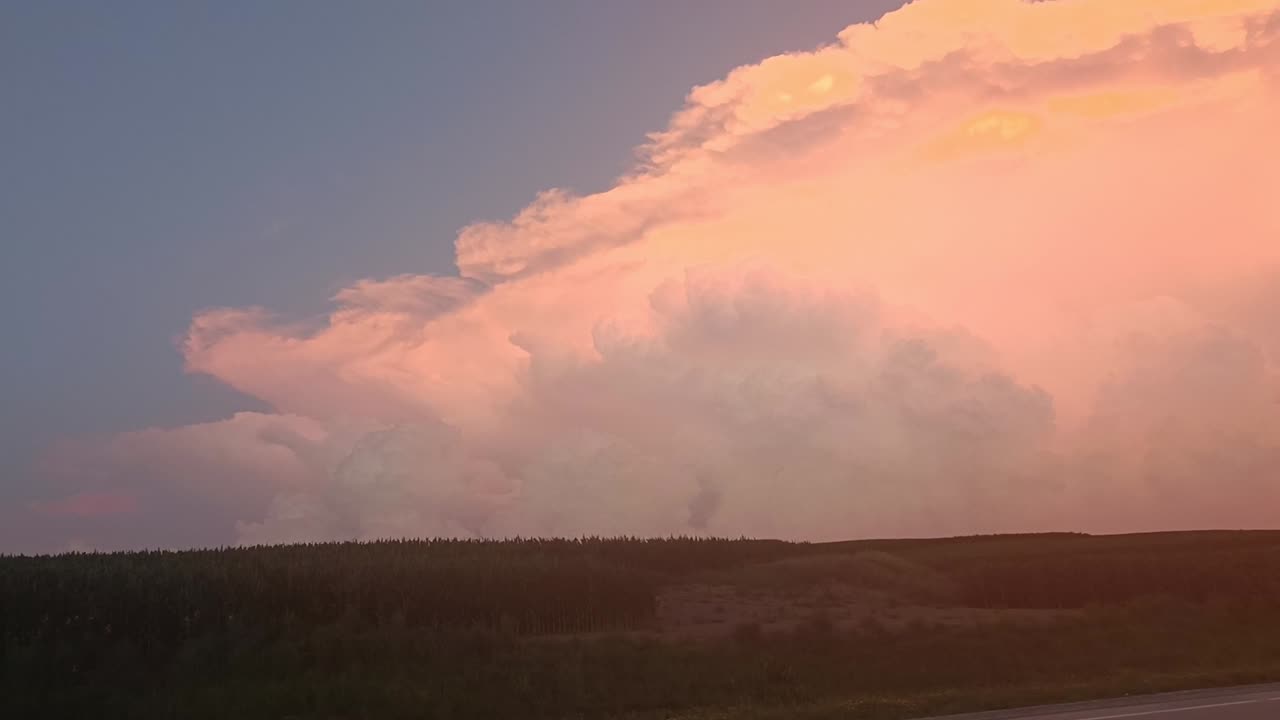 The clouds are beautiful today!(2)