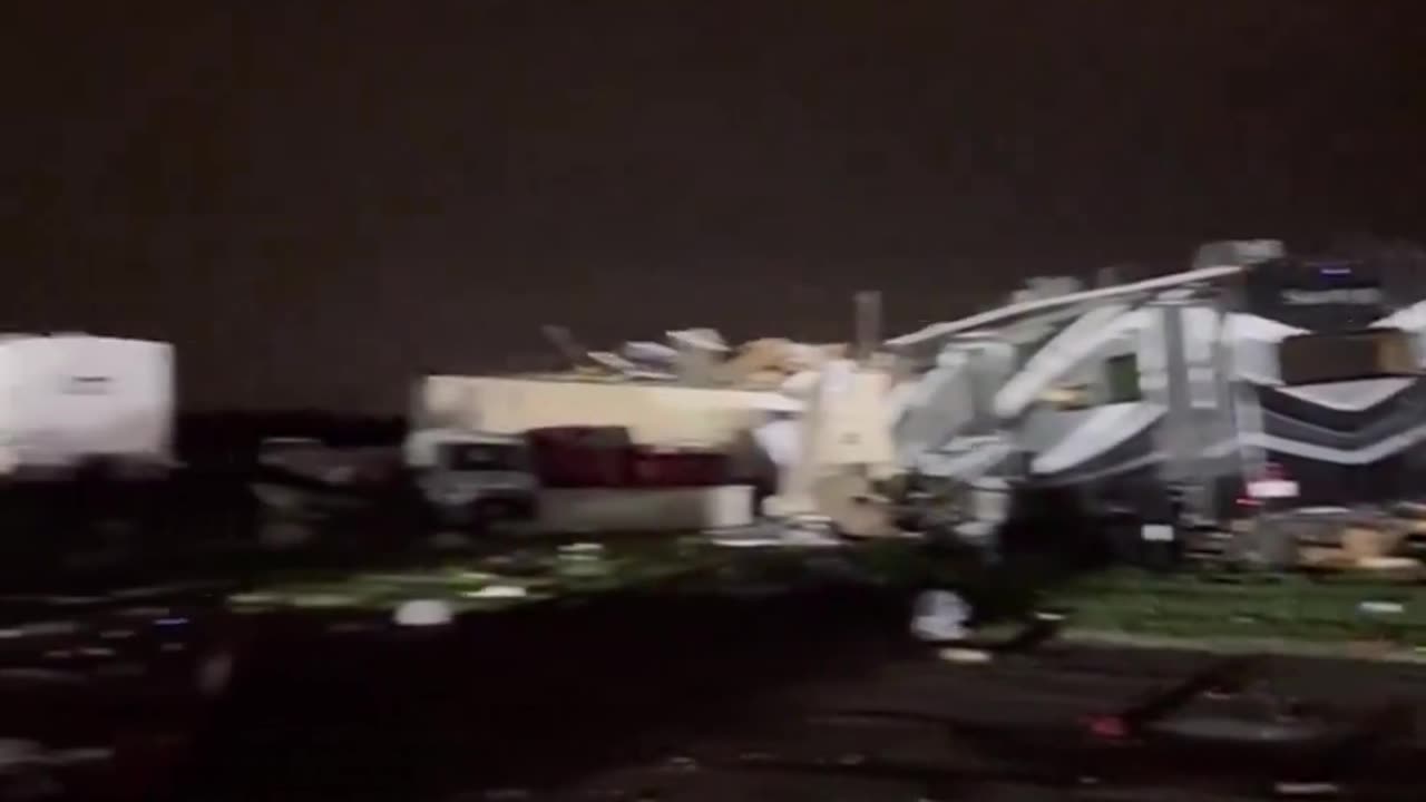 Truck Stop Roof Collapses Trapping As Many As 150 People Valley View Texas