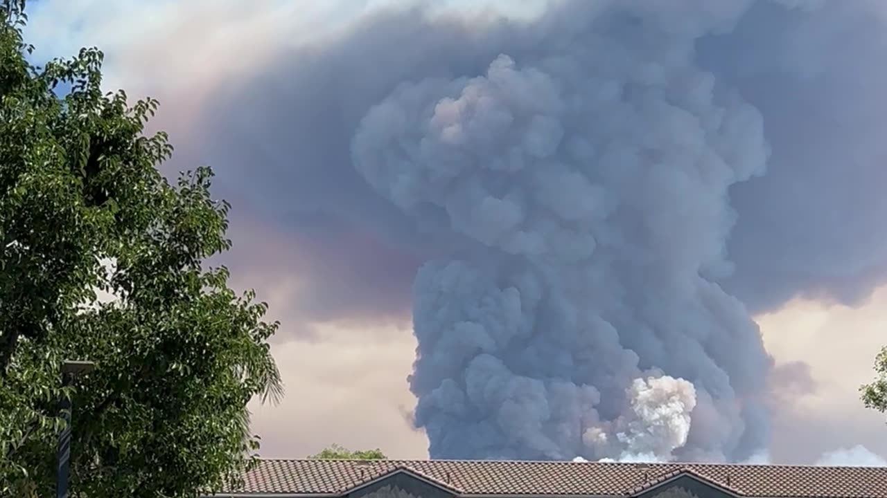 Huge Plume of Smoke From California Wildfire