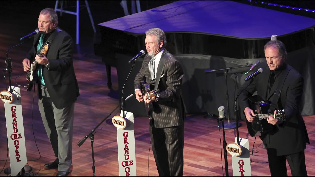 Huckabee with Larry Gatlin