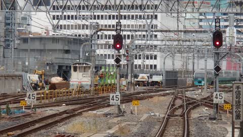 Super View leaving Tokyo Station