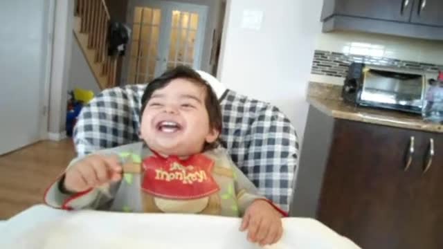 Baby can't stop laughing in amazement at new toy ball #15