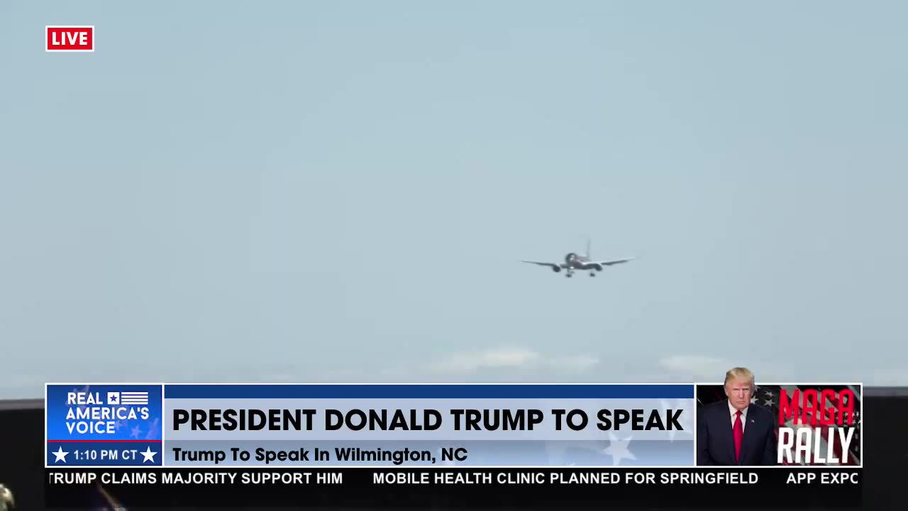 AIR TRAFFIC CONTROL CLEARS TRUMP FORCE ONE TO LAND IN WILMINGTON, NC!