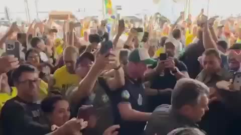 Bolsonaro em Manaus. Energia contagiante!