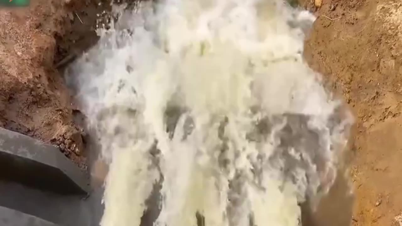 This guy built a mini model irrigation dam 🤯,🫡🌊🥰