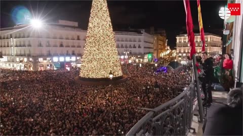 Así presentó Ayuso la actuación de David Bisbal en el balcón de la Real Casa de Correos