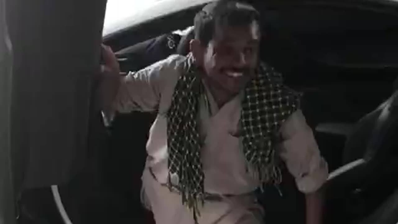 Indian dude smashes fingers in car door.