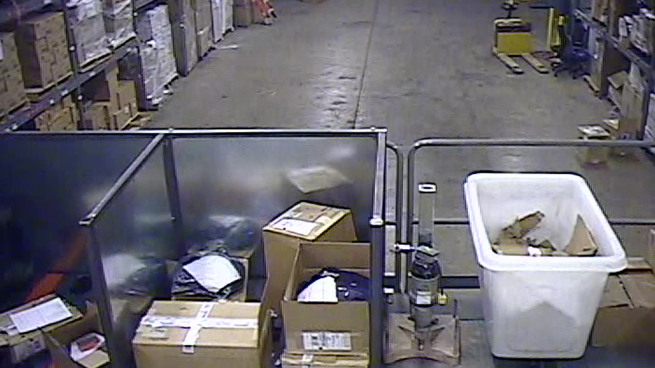 6016WHUGGALoadingDockWA12_2021-01-06_09h00min00s640ms.mp4