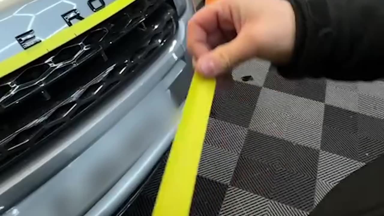 Smart way to center letters on car