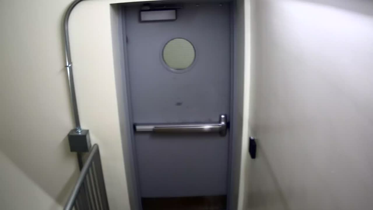 6162RHOBGRRGST2StairwellSide_2021-01-06_10h40min02s373ms.mp4