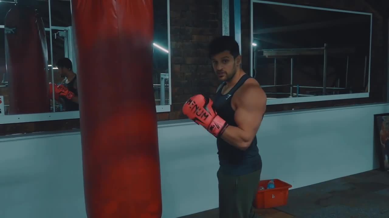 330 PUNCH WORKOUT CHALLENGE | Build MUSCLE - SPEED - POWER | Heavy Bag Combos