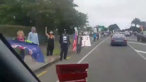 Big support for the Freedom Convoy driving through Hawera, New Zealand