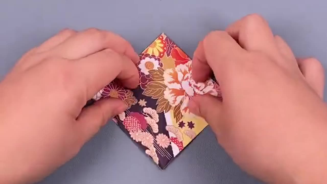 Easy Paper Spinner Tutorial Fun DIY Craft for Kids