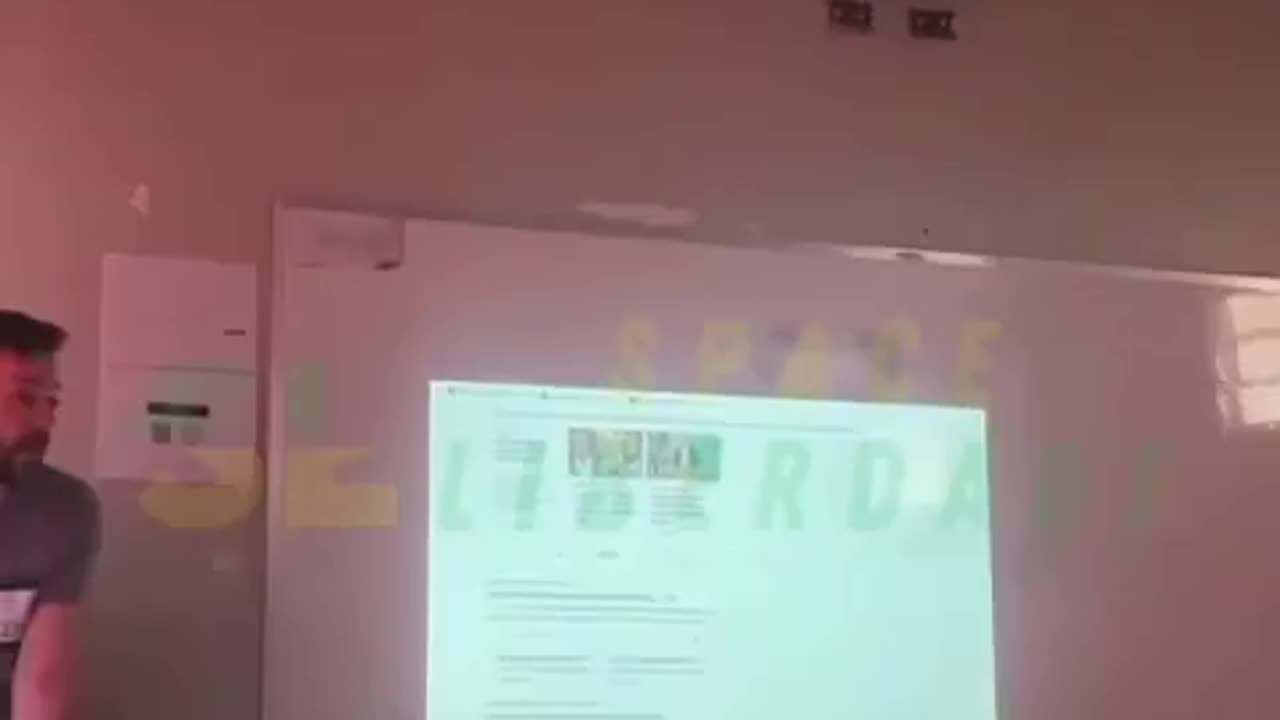 Professor é flagrado por aluno, dentro da sala, dizendo que o Brasil viveu uma” trama golpista” com Bolsonaro Professores doutrinando estudantes dentro da sala de aula, mais uma vez!