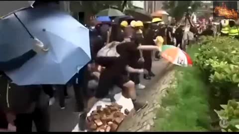 PROTESTORS IN HONG KONG ARE TRAINED TO DEAL WITH POLICE-THIS IS HOW THEY DO IT.
