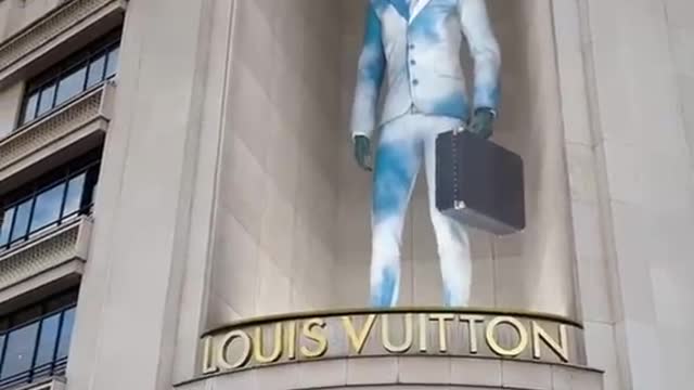 Louis Vuitton holograms are too fancy