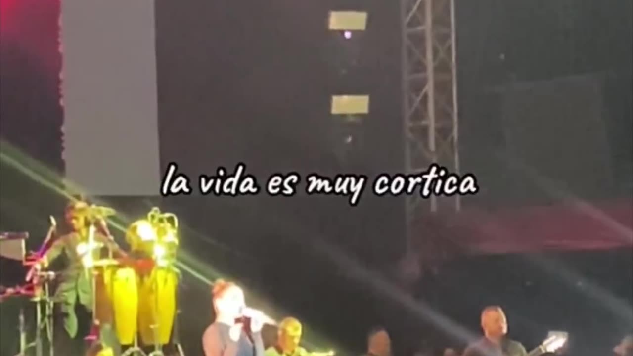 Paola Jara da polémico mensaje en pleno concierto:“A nadie le quitan nada”