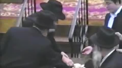 15. Tzom Gedalya (Nidcheh) 5748 - MIncha, Maftir, Sicha and dollars = צום גדליה נדחה תשמ"ח