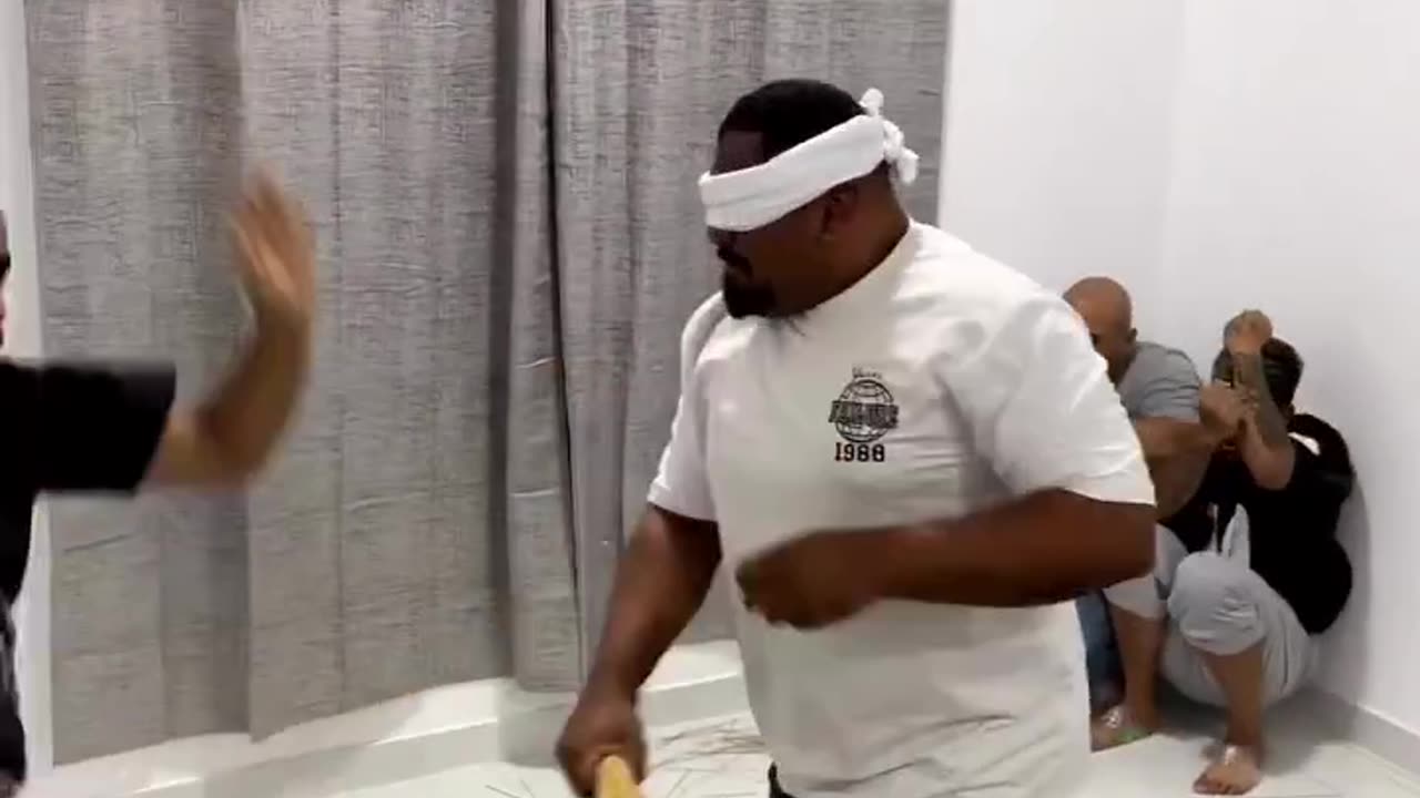 BLIND FOLD CHALLENGE!!!