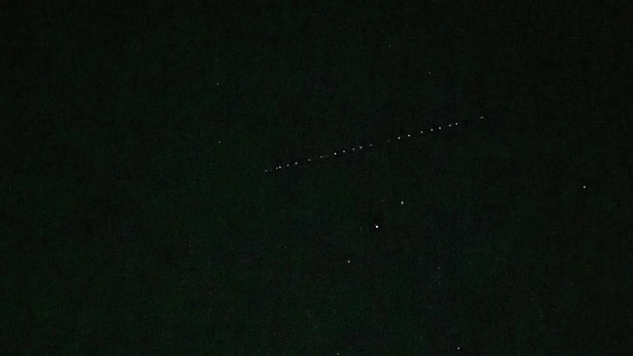 Starlink "Train" Flyover | Starlink-113 (G6-23) | October 18, 2023