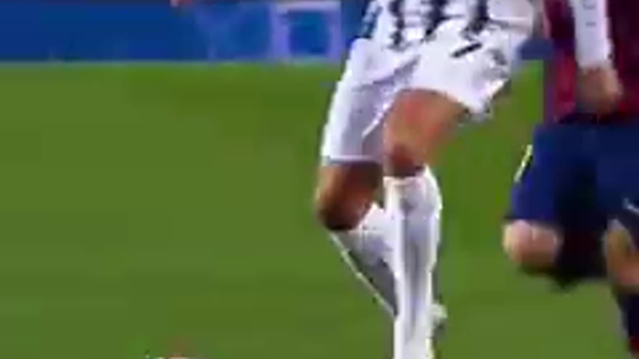Messi va roundlo _shorts(240P)