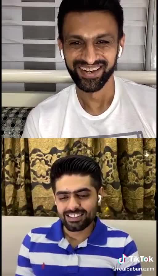 Shoaib Malik ask some questions from Babar Azam.Tiktok&Snack trending